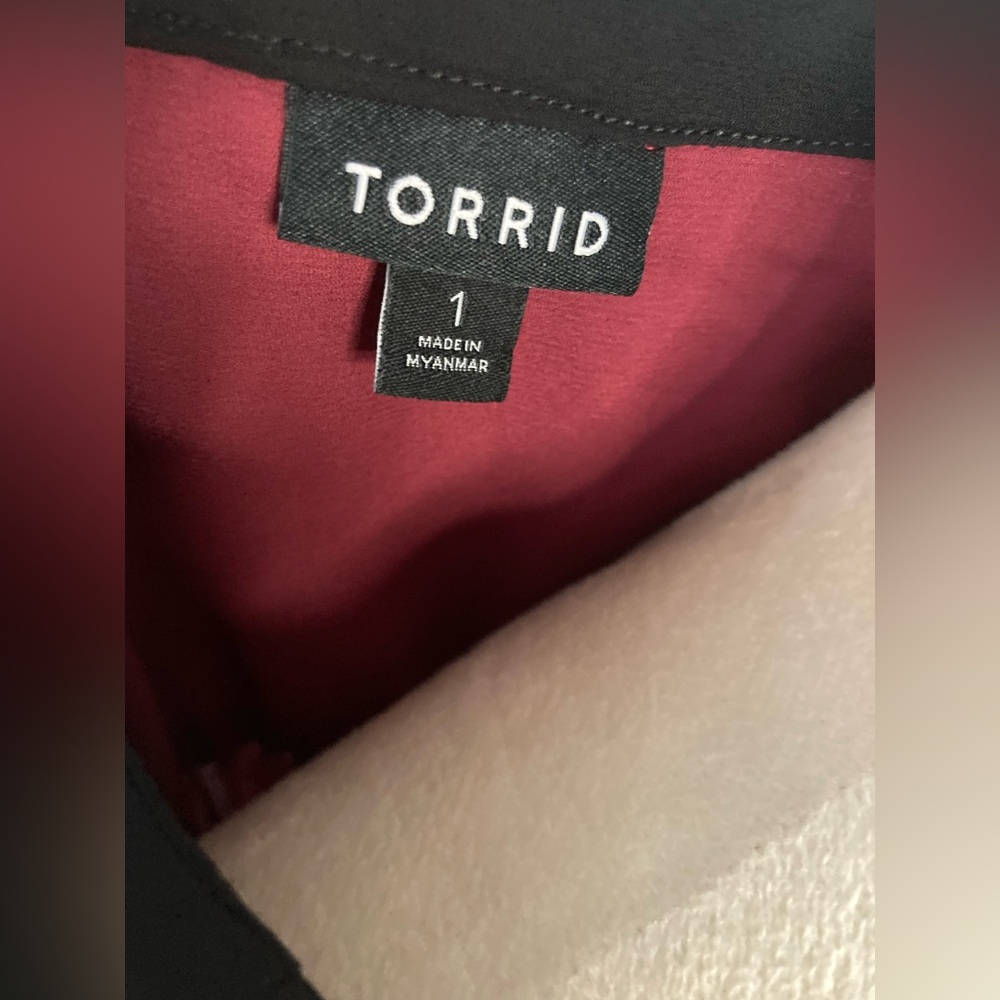 Torrid Maroon and Black Blouse - Picture 5 of 5